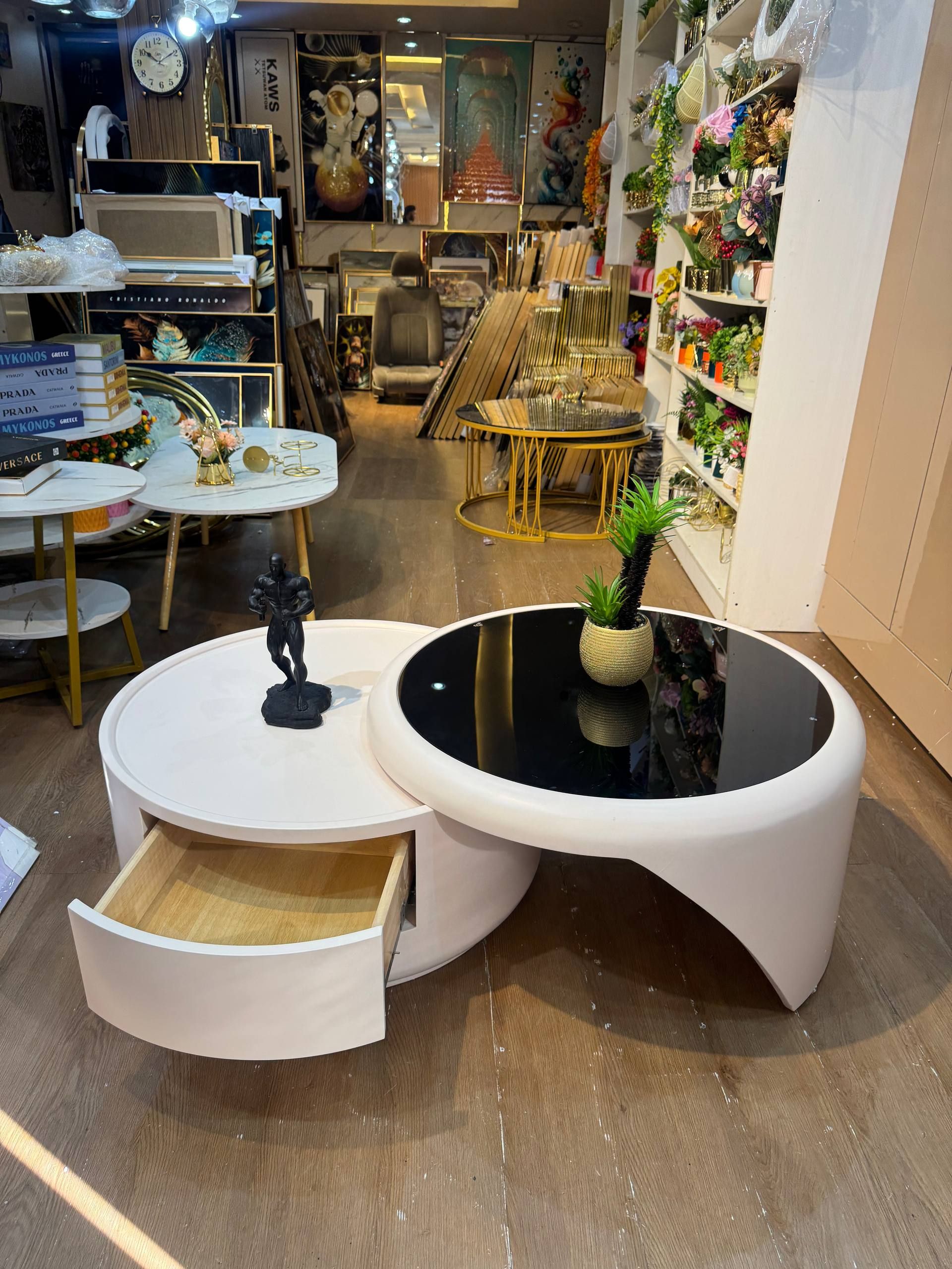Modern luxury center table Tables decor from Eleos Decor 3