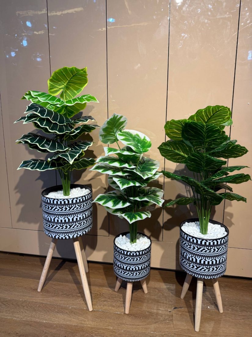 Tripod planter Plants decor from Eleos Decor main product view